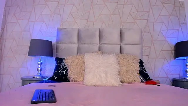 Snapshot of Emely_florence_ chatting on October 2025 07:25:02 PM Emely florence online show from October 2025 07:25:02 PM