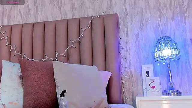 Emely florence  online show from January 2026 07:52:02 PM