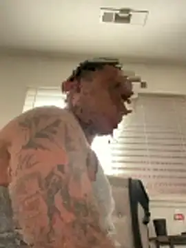 Snapshot of pnwzo chatting on October 2025 11:06:02 PM pnwzo online show from October 2025 11:06:02 PM