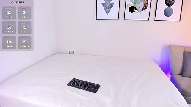 Snapshot of Tina_curly chatting on November 2025 12:05:02 PM Tina curly online show from November 2025 12:05:02 PM