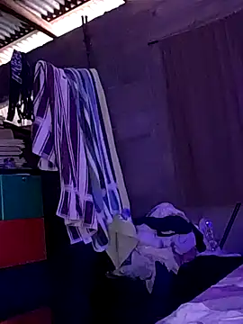 Snapshot of Violethroos chatting on February 2026 06:52:01 PM Violethroos online show from February 2026 06:52:01 PM