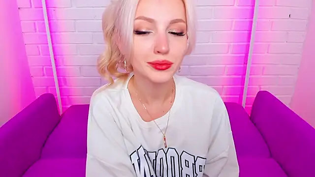 LisaFoxyMe online show from November 2025 08:31:02 AM