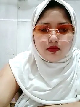 Snapshot of Nusrat-N chatting on April 2026 02:51:02 AM Nusrat-N online show from April 2026 02:51:02 AM