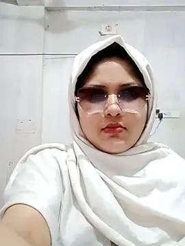 Snapshot of Nusrat-N chatting on May 2026 03:26:01 AM Nusrat-N online show from May 2026 03:26:01 AM
