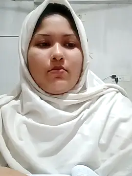 Snapshot of Nusrat-N chatting on May 2026 02:22:02 PM Nusrat-N online show from May 2026 02:22:02 PM