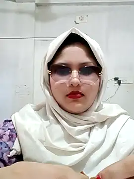Snapshot of Nusrat-N chatting on May 2026 09:02:01 AM Nusrat-N online show from May 2026 09:02:01 AM