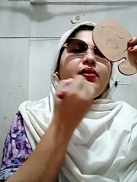 Snapshot of Nusrat-N chatting on May 2026 11:14:02 PM Nusrat-N online show from May 2026 11:14:02 PM