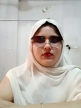 Snapshot of Nusrat-N chatting on June 2026 07:35:02 AM Nusrat-N online show from June 2026 07:35:02 AM