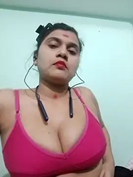 Snapshot of Kavya-Tiwari chatting on December 2025 09:03:01 AM Kavya-Tiwari online show from December 2025 09:03:01 AM