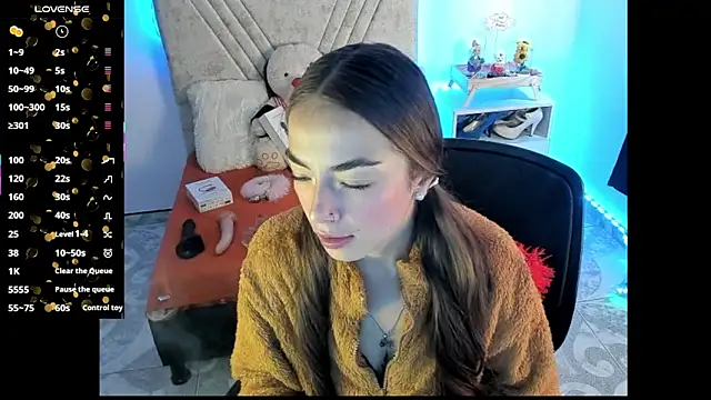 Snapshot of Mia_Victoria22 chatting on July 2026 06:59:01 PM Mia Victoria22 online show from July 2026 06:59:01 PM