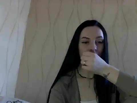 Lulii24 online show from December 2025 01:06:01 PM