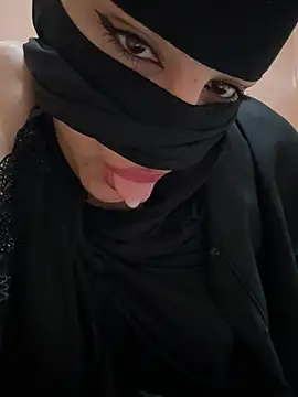 Snapshot of _Laiali_ chatting on February 2026 09:24:02 PM Laiali online show from February 2026 09:24:02 PM