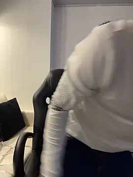 AdrianRinaldi online show from January 2026 08:01:01 PM