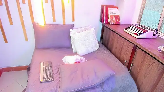 Jennifer Vega1 online show from September 2025 12:47:01 AM