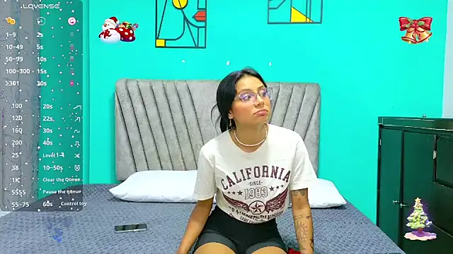 Snapshot of Soffia_Konig_ chatting on December 2025 08:17:01 PM Soffia Konig online show from December 2025 08:17:01 PM