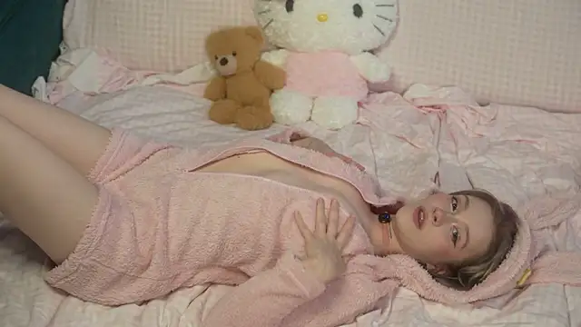 Snapshot of lil_tweety chatting on October 2025 01:06:01 AM lil tweety online show from October 2025 01:06:01 AM