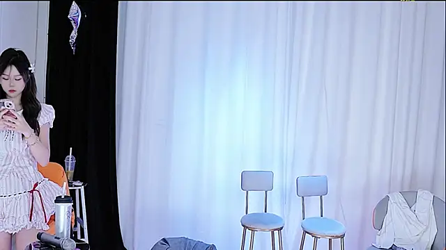 Snapshot of QY_001 chatting on September 2025 12:51:02 PM QY 001 online show from September 2025 12:51:02 PM