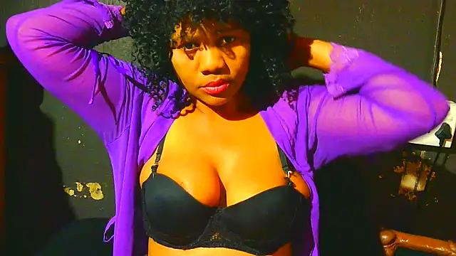 Snapshot of Augustine-Blooomxx chatting on November 2025 09:14:02 PM Augustine-Blooomxx online show from November 2025 09:14:02 PM