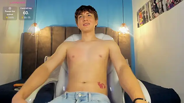 Snapshot of Oscar_and_dani chatting on January 2026 02:16:02 AM Oscar and dani online show from January 2026 02:16:02 AM