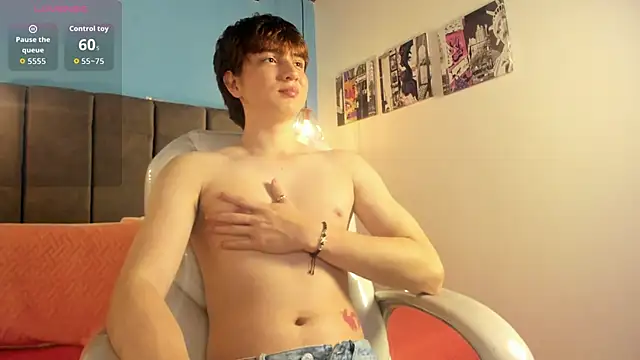 Snapshot of Oscar_and_dani chatting on February 2026 04:06:01 AM Oscar and dani online show from February 2026 04:06:01 AM