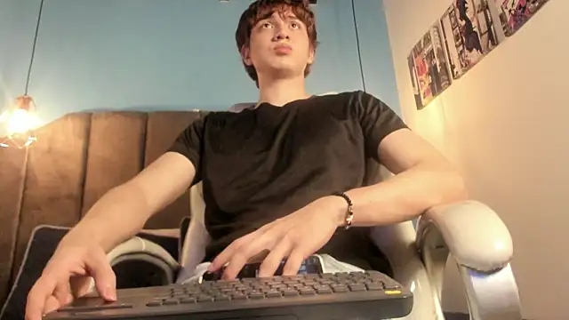 Snapshot of Oscar_and_dani chatting on February 2026 02:41:02 AM Oscar and dani online show from February 2026 02:41:02 AM