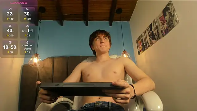 Snapshot of Oscar_and_dani chatting on February 2026 04:08:02 AM Oscar and dani online show from February 2026 04:08:02 AM