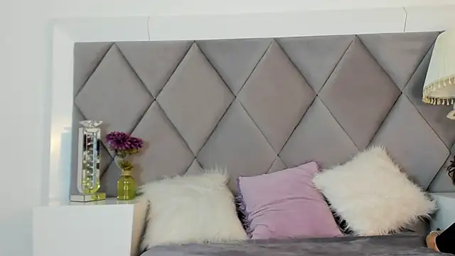 GiadaRizzo online show from November 2025 08:45:01 PM