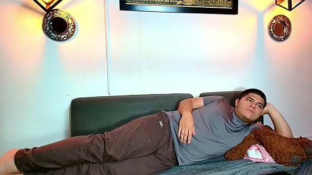 naomi campbel  online show from January 2026 08:45:01 PM