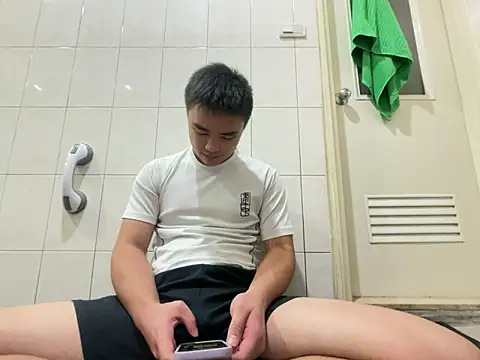 greenteazhang online show from November 2025 04:51:01 PM