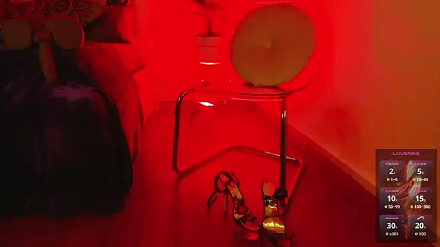 Violett Novoa online show from November 2025 12:06:01 PM