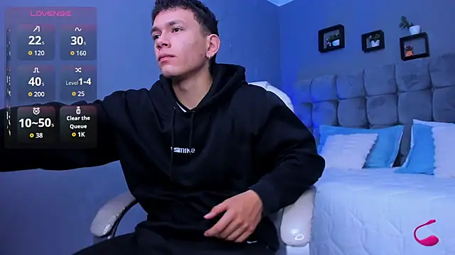 Snapshot of Thomas_moon chatting on November 2025 11:09:02 AM Thomas moon online show from November 2025 11:09:02 AM