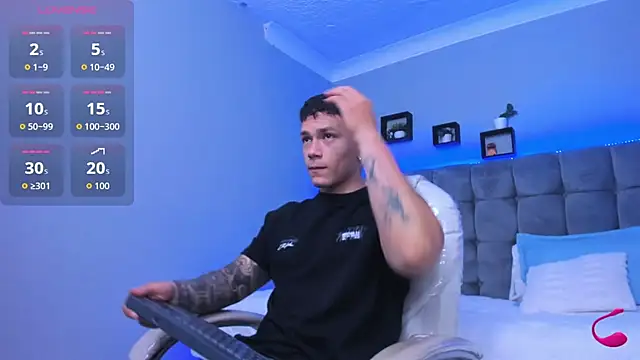 Snapshot of Thomas_moon chatting on November 2025 12:16:02 PM Thomas moon online show from November 2025 12:16:02 PM