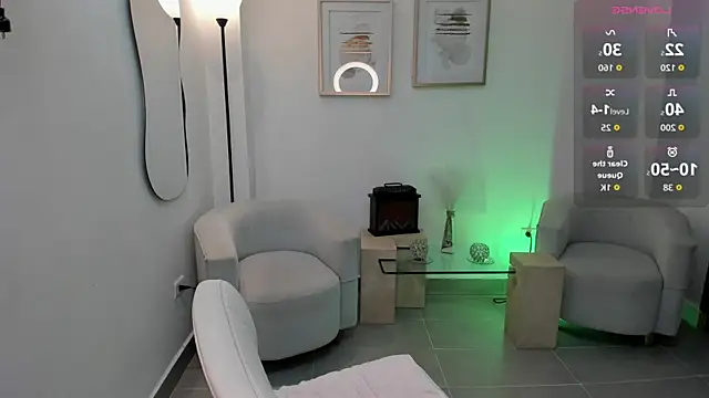 Karliie kloss  online show from September 2025 04:23:01 AM