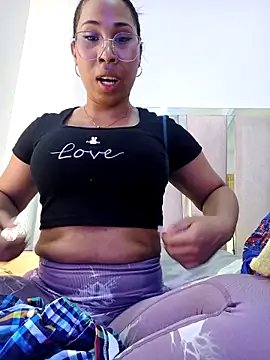 Elowen Clark online show from April 2026 07:00:01 PM