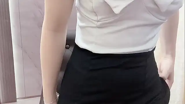 Shenlly online show from March 2026 01:20:01 AM