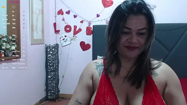 Snapshot of pamela_echeverria chatting on April 2026 11:20:01 AM pamela echeverria online show from April 2026 11:20:01 AM