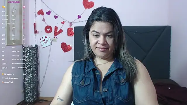 Snapshot of pamela_echeverria chatting on April 2026 05:30:01 PM pamela echeverria online show from April 2026 05:30:01 PM