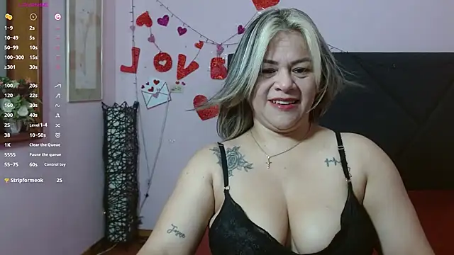 Snapshot of pamela_echeverria chatting on May 2026 11:19:01 AM pamela echeverria online show from May 2026 11:19:01 AM