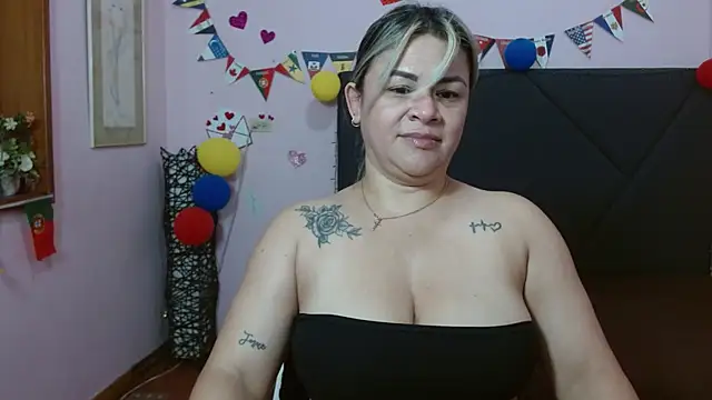 Snapshot of pamela_echeverria chatting on July 2026 11:18:01 AM pamela echeverria online show from July 2026 11:18:01 AM