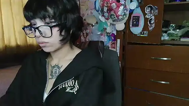 Terraelowen online show from April 2026 09:39:33 PM