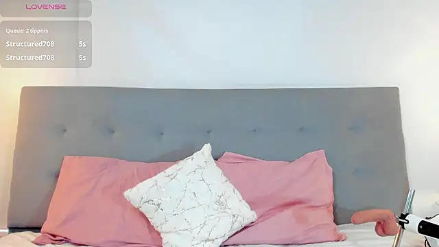 Luna Claire online show from November 2025 02:44:01 PM