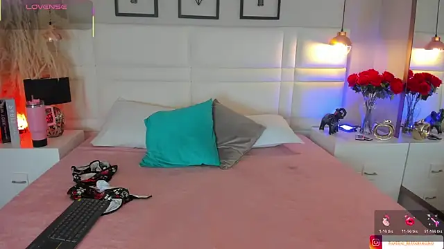 Viollet xoxo online show from November 2025 07:24:02 PM