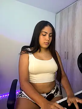 Snapshot of OriannaLuna chatting on September 2025 10:33:02 PM OriannaLuna online show from September 2025 10:33:02 PM