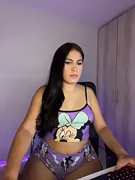 Snapshot of OriannaLuna chatting on October 2025 12:01:02 AM OriannaLuna online show from October 2025 12:01:02 AM