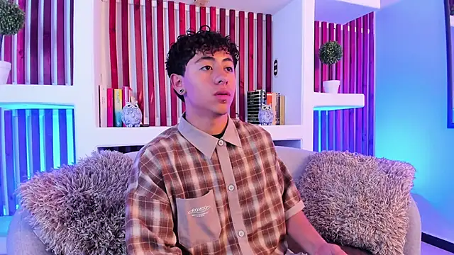 Troy dalton online show from October 2025 08:28:01 PM