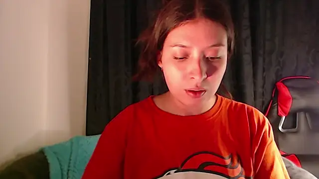 Snapshot of -Ivonny chatting on September 2025 11:27:02 PM -Ivonny online show from September 2025 11:27:02 PM