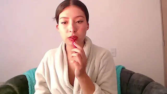 Snapshot of -Ivonny chatting on September 2025 08:25:02 PM -Ivonny online show from September 2025 08:25:02 PM