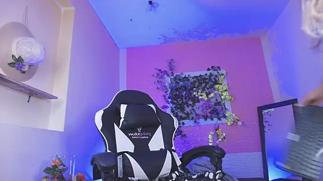 Snapshot of Katy_bratz_ chatting on September 2025 02:24:02 AM Katy bratz online show from September 2025 02:24:02 AM