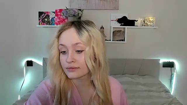 Julliakoill online show from May 2026 04:25:02 PM