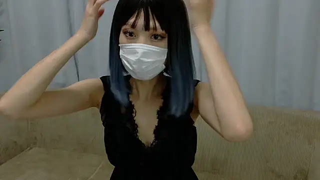 sarina at online show from October 2025 09:24:01 AM